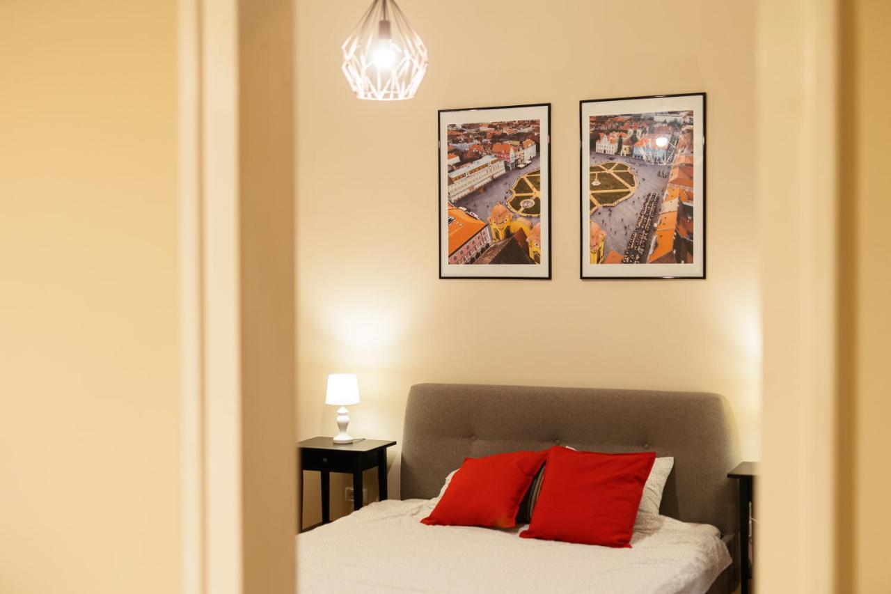 Chic Apartment In Historical City Center Τιμισοάρα Εξωτερικό φωτογραφία